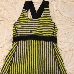 Lululemon workout top